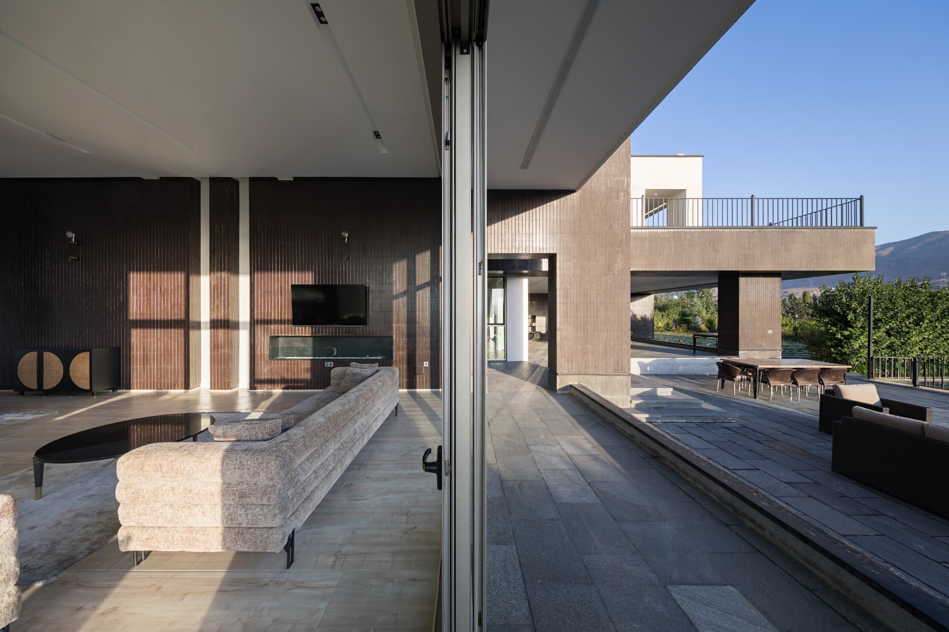 Horizontal Villa