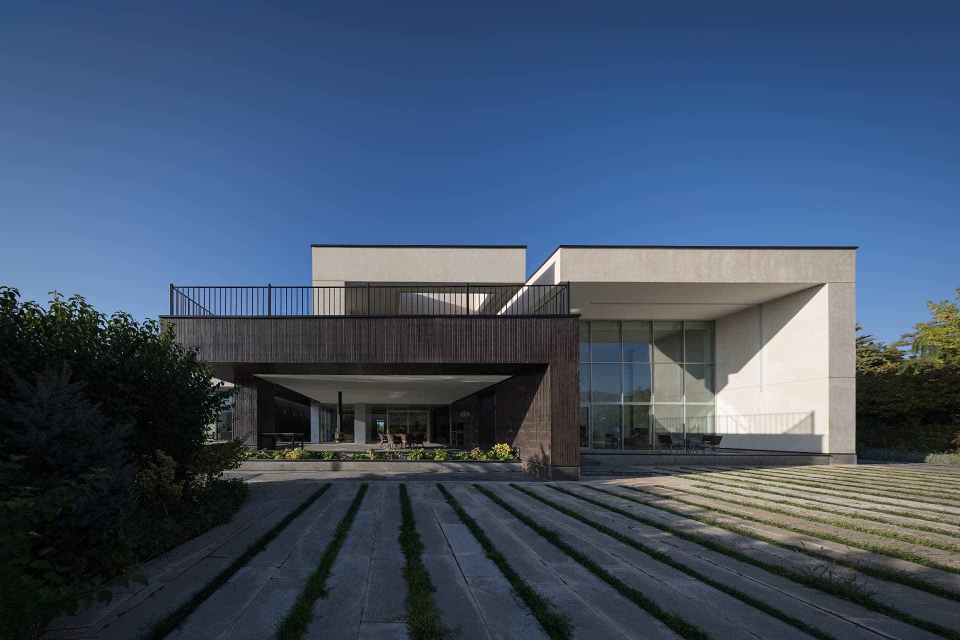 Horizontal Villa