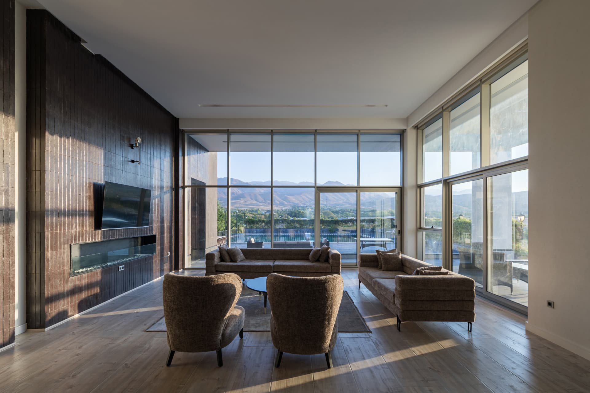 Horizontal Villa