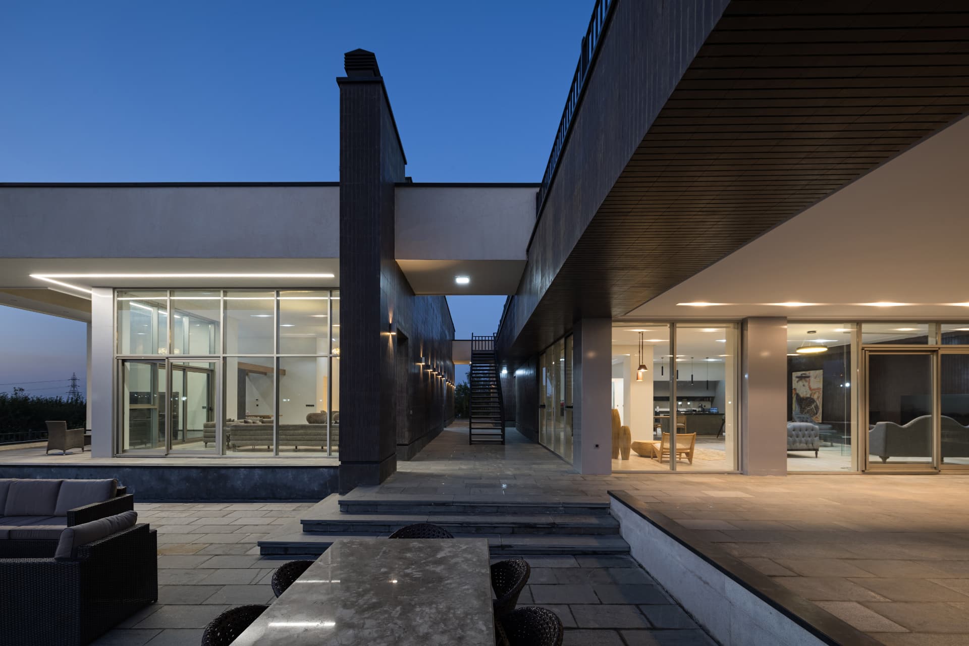 Horizontal Villa