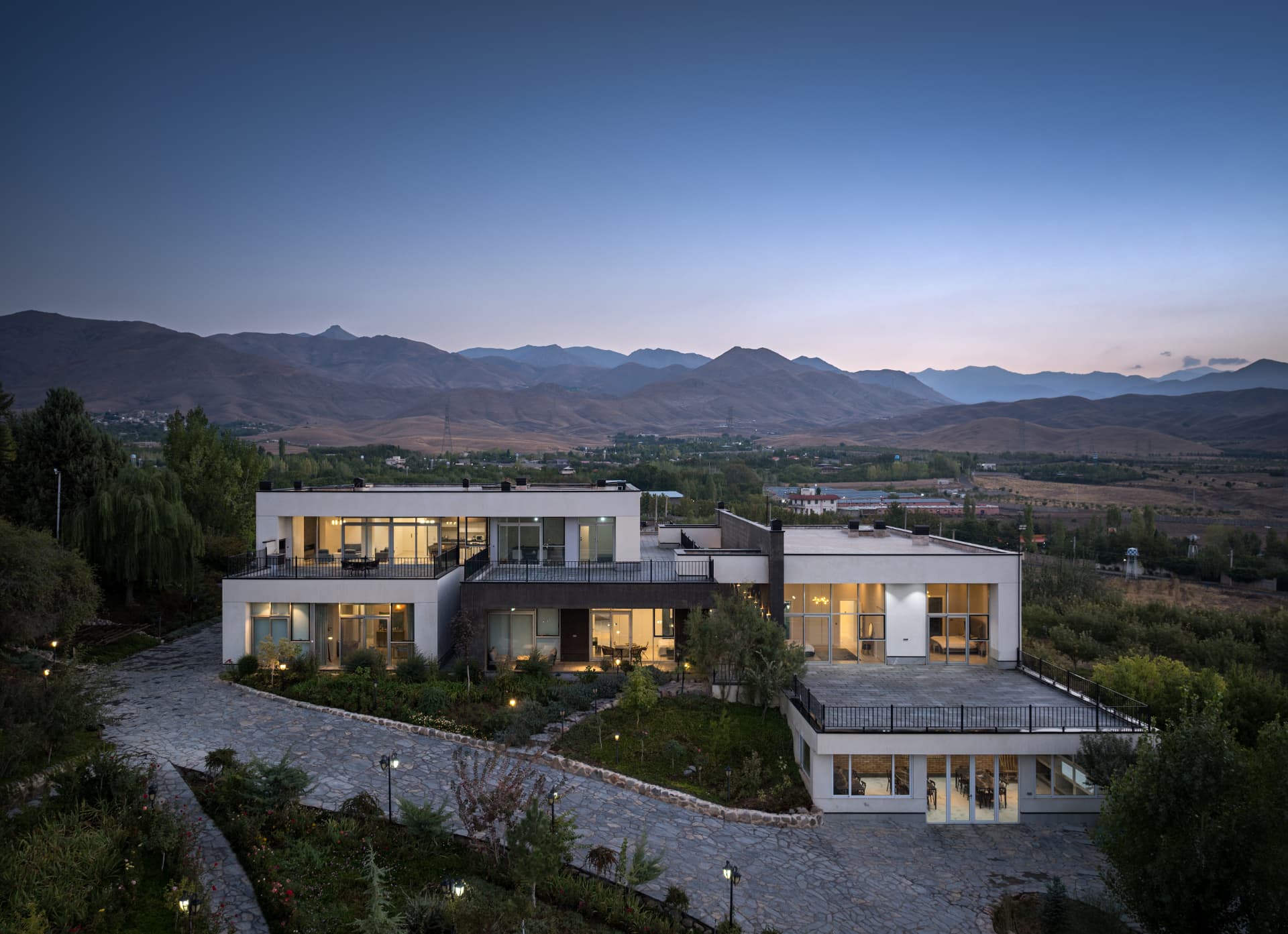 Horizontal Villa