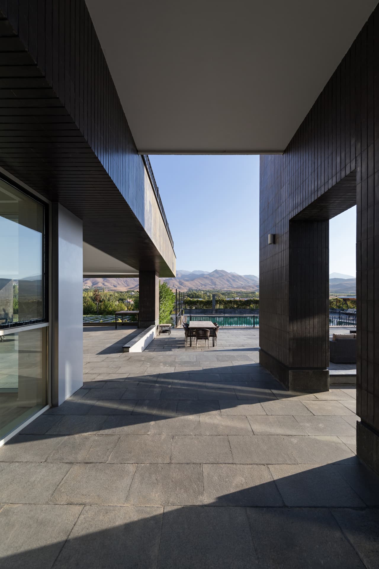 Horizontal Villa